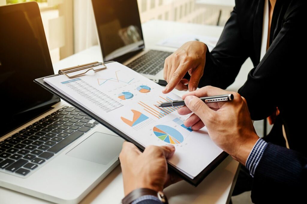 Educação empreendedora digital: Cursos online que ensinam habilidades de negócios e gestão financeira