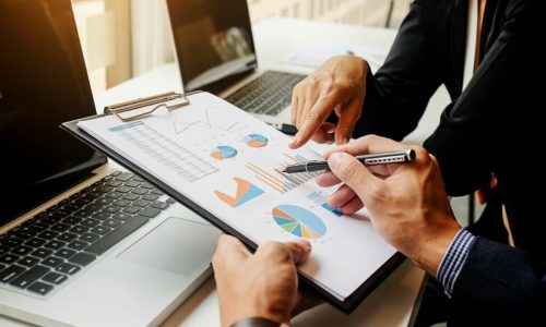 Educação empreendedora digital: Cursos online que ensinam habilidades de negócios e gestão financeira