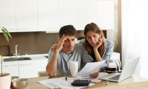 Como organizar suas finanças e sair das dívidas